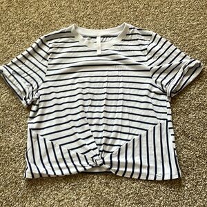 Fabletics twist knot crop tee